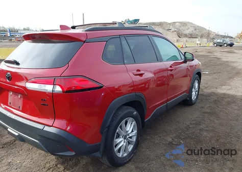 2022 Toyota Corolla Cross Le из США, поврежденный, VIN 7MUBAABG0NV006929